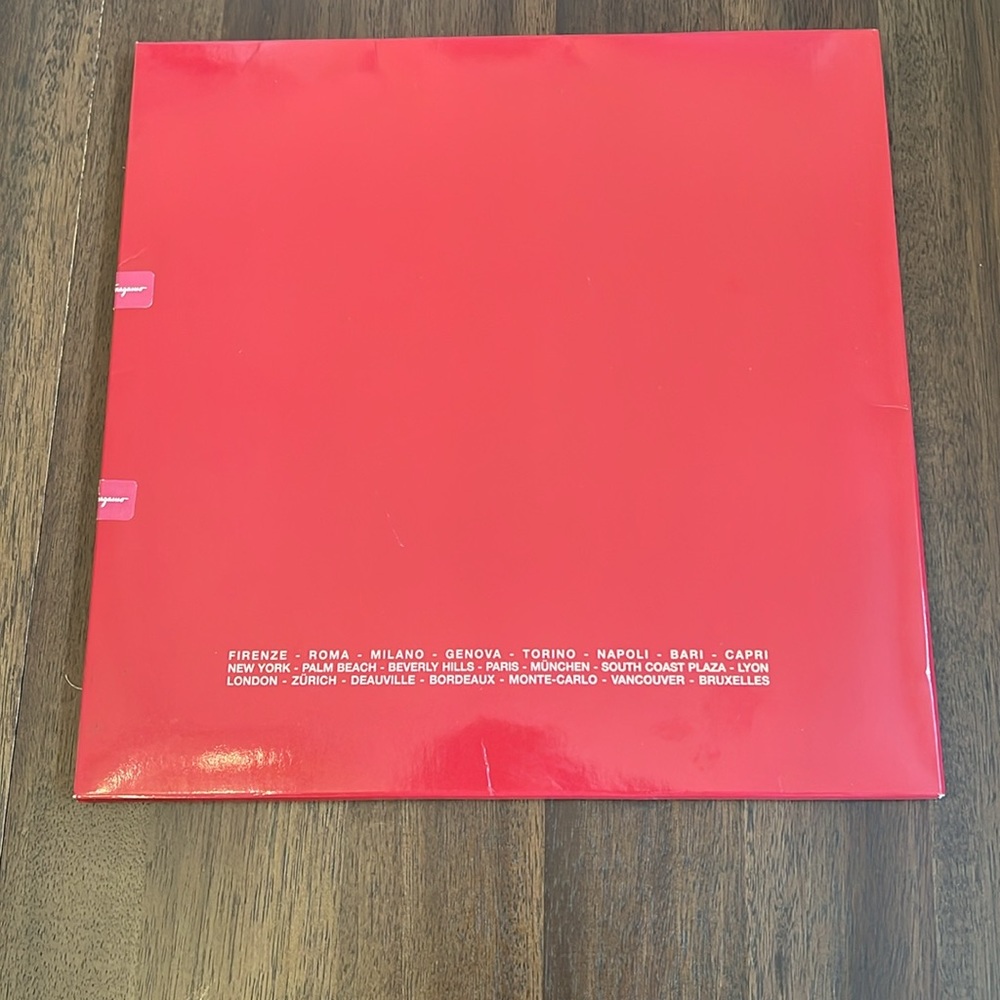 Salvatore Ferragamo 100%Silk Scarf with box - Picture 13 of 13